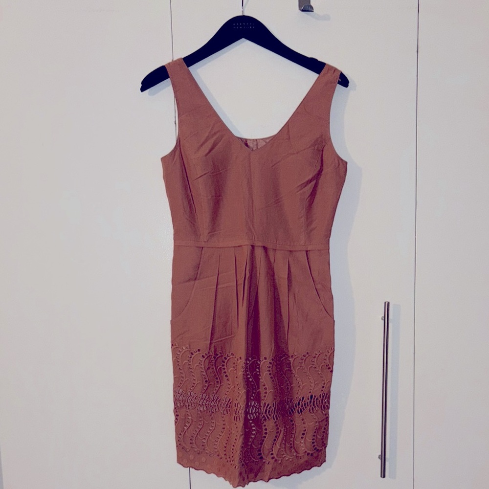 J Crew Spring ‘11 Sleeveless Eyelet Dress w Pockets, size 0, peach/nude color